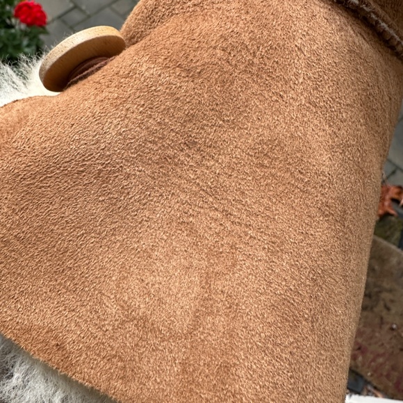 UGG Bailey Button Boots - Picture 7 of 9